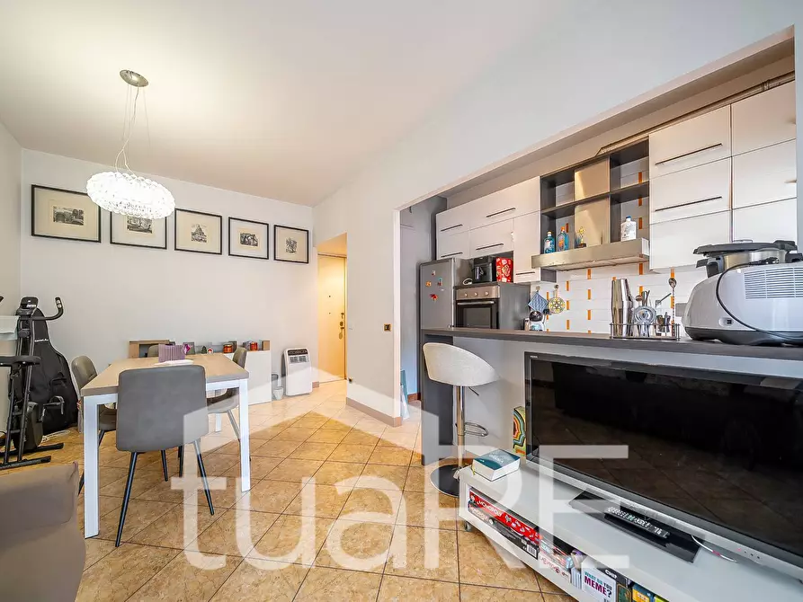 Immagine 14 di Appartamento in vendita  in Via Dei Gozzadini a Roma