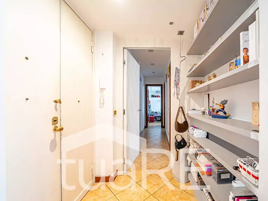 Immagine 15 di Appartamento in vendita  in Via Dei Gozzadini a Roma