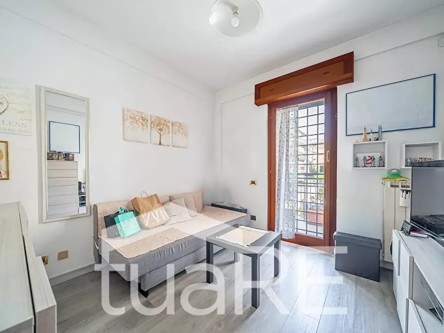 Immagine 8 di Appartamento in vendita  in Via Andrea Barbazza a Roma