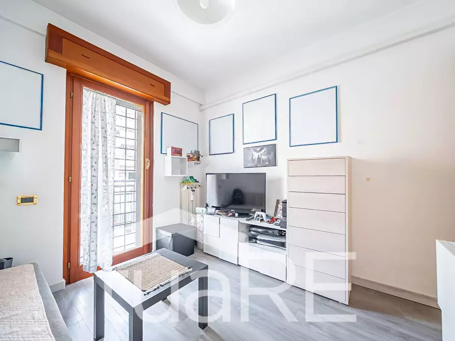 Immagine 9 di Appartamento in vendita  in Via Andrea Barbazza a Roma