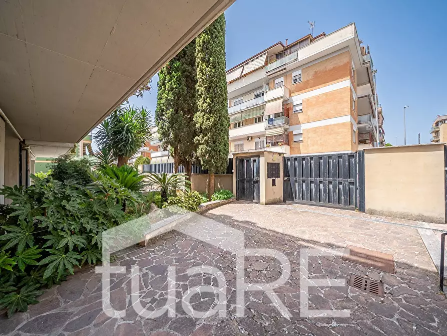 Immagine 16 di Appartamento in vendita  in Via Andrea Barbazza a Roma