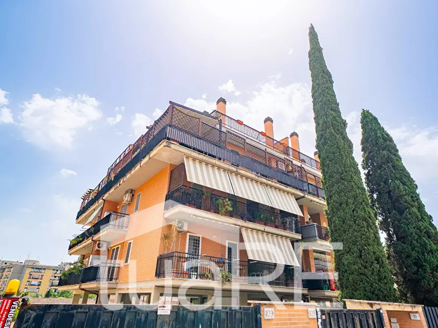 Immagine 17 di Appartamento in vendita  in Via Andrea Barbazza a Roma