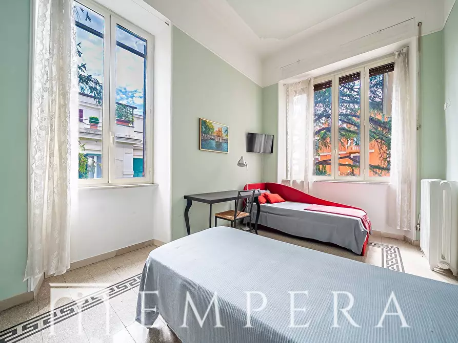 Immagine 25 di Palazzo in vendita  in Via Guido Cavalcanti a Roma
