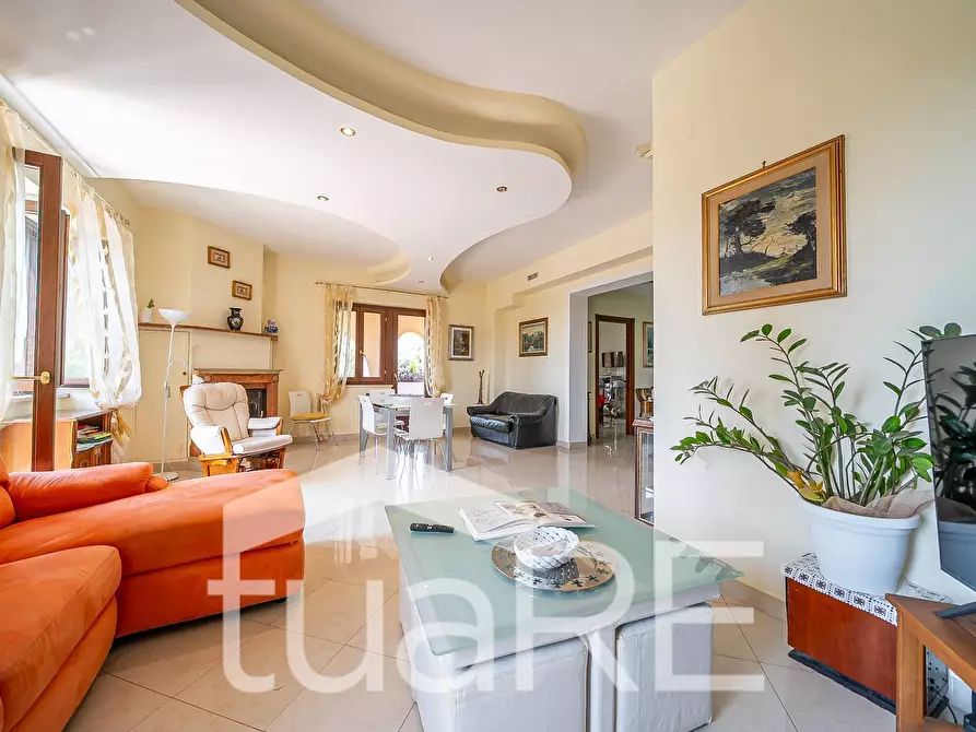 Immagine 9 di Villa in vendita  in STRADA PROVINCIALE 17A a Morlupo