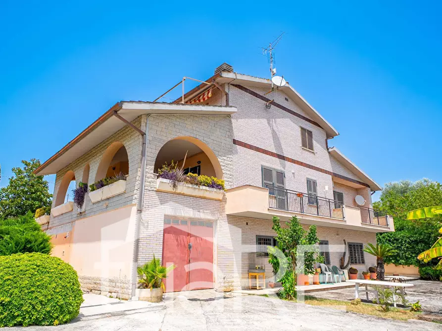 Immagine 27 di Villa in vendita  in STRADA PROVINCIALE 17A a Morlupo