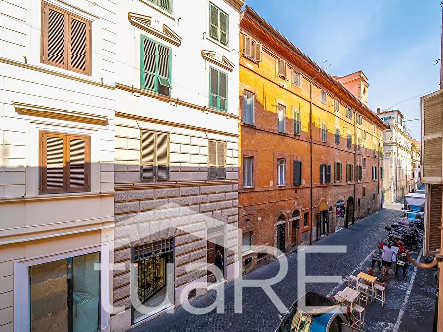Immagine 3 di Appartamento in vendita  in Vicolo Del Farinone a Roma