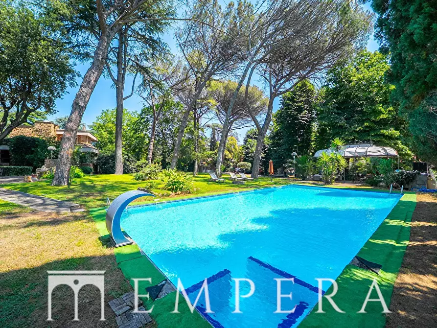 Immagine 7 di Villa in vendita  in Via Ardeatina a Roma