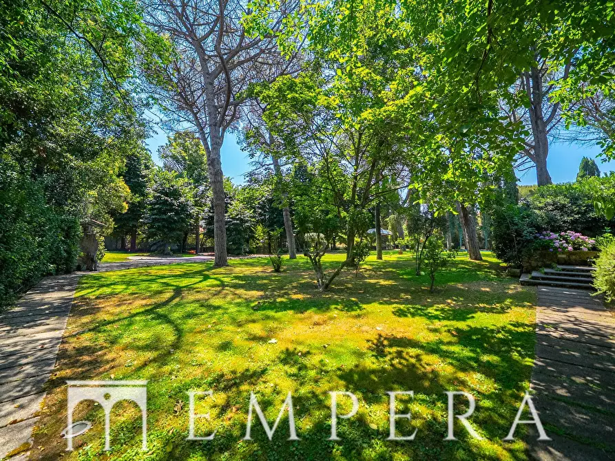 Immagine 11 di Villa in vendita  in Via Ardeatina a Roma