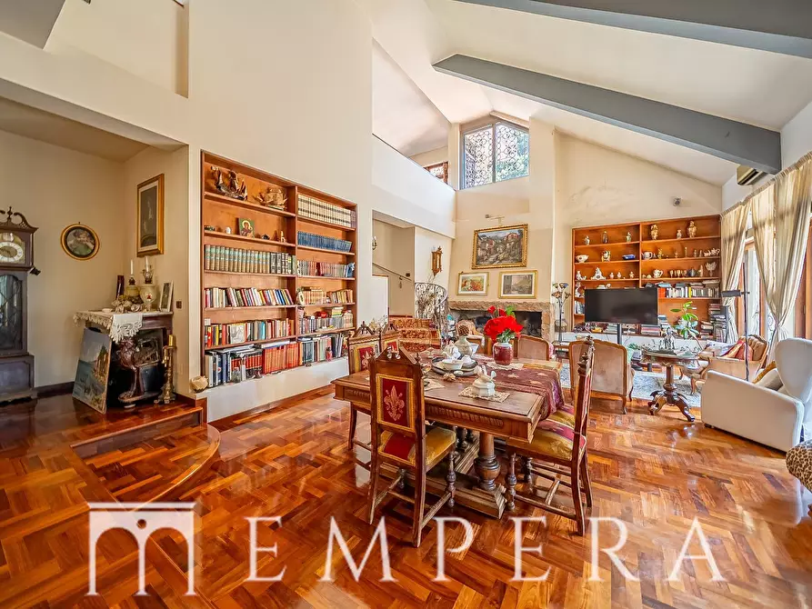 Immagine 21 di Villa in vendita  in Via Ardeatina a Roma