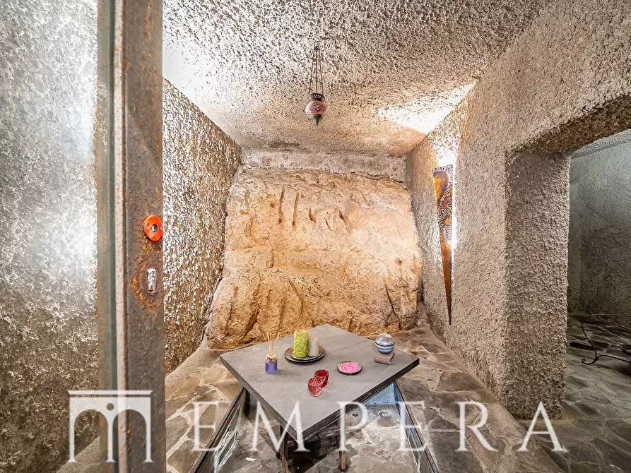 Immagine 27 di Villa in vendita  in Via Ardeatina a Roma