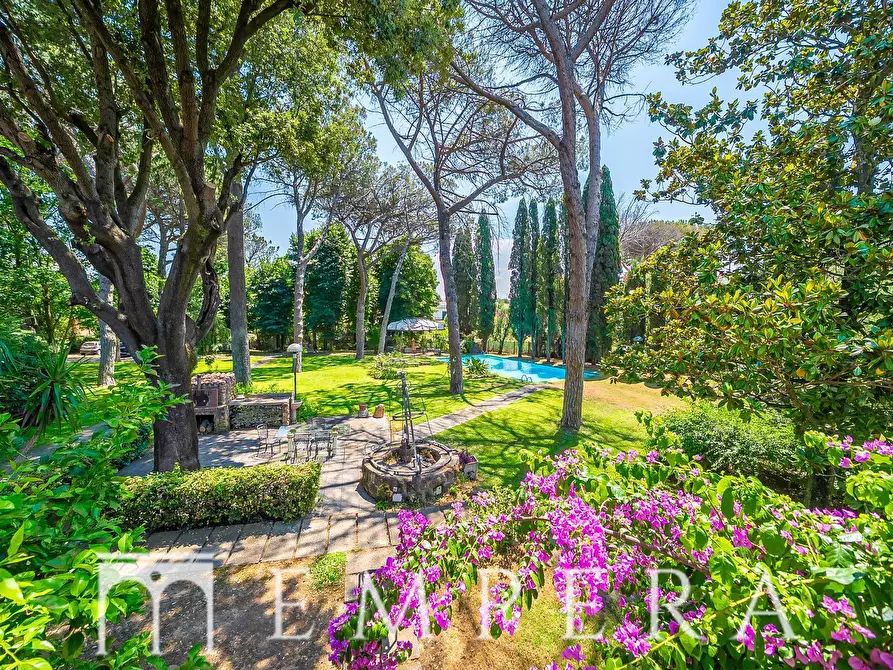 Immagine 39 di Villa in vendita  in Via Ardeatina a Roma