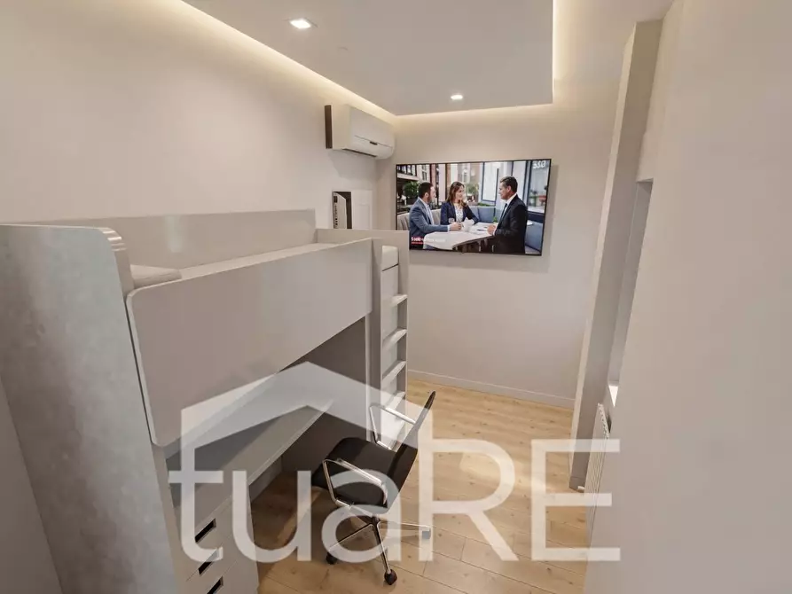 Immagine 10 di Attico in vendita  in Via Gradoli a Roma