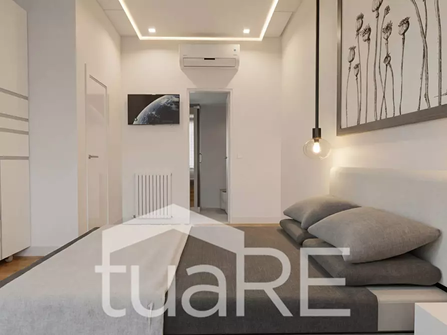 Immagine 21 di Appartamento in vendita  in Via Gradoli a Roma
