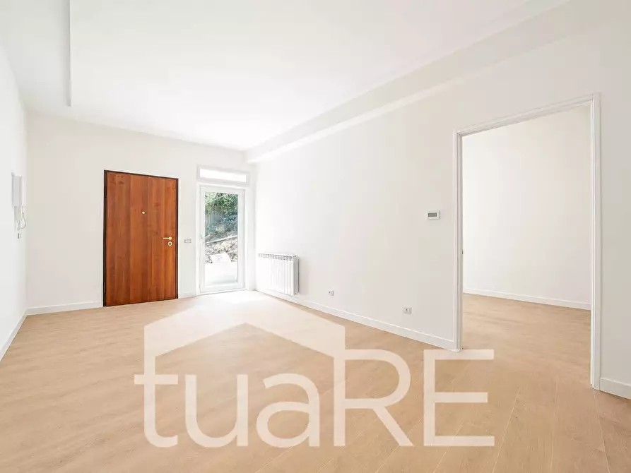 Immagine 2 di Appartamento in vendita  in Via Gradoli a Roma