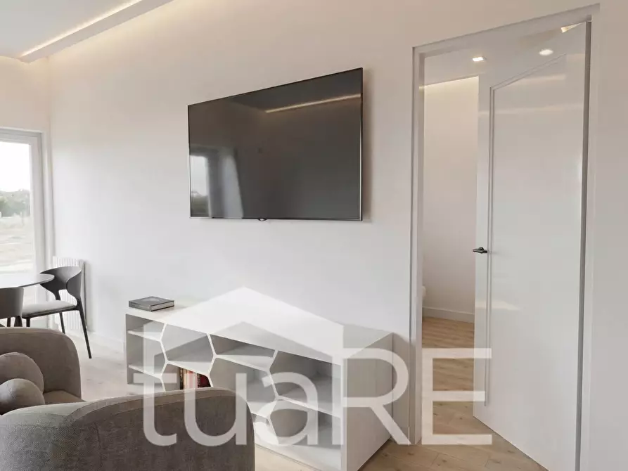 Immagine 10 di Appartamento in vendita  in Via Gradoli a Roma