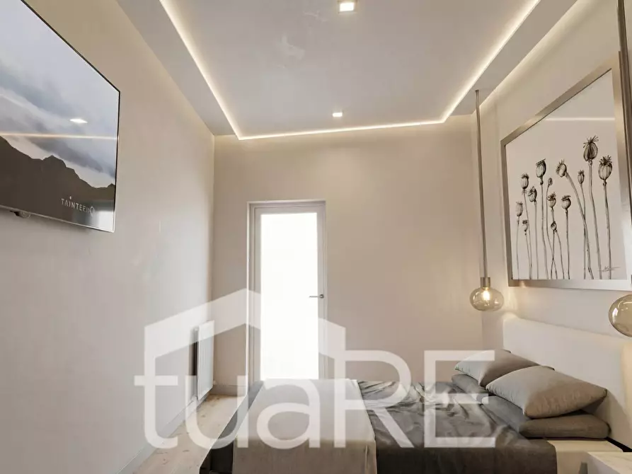 Immagine 11 di Appartamento in vendita  in Via Gradoli a Roma