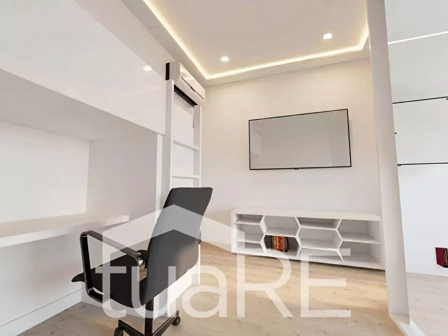 Immagine 20 di Appartamento in vendita  in Via Gradoli a Roma