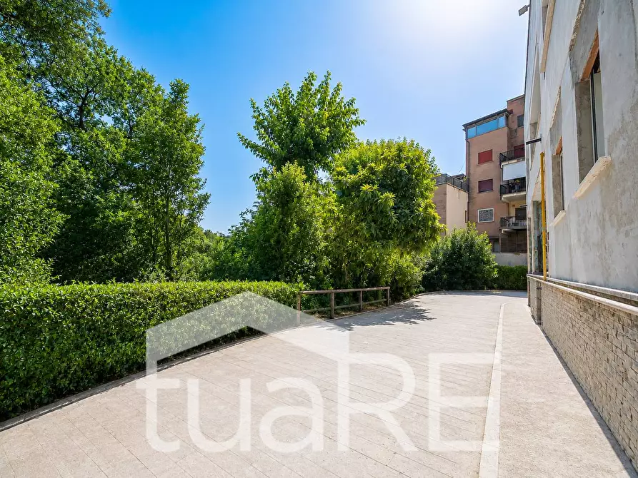 Immagine 7 di Appartamento in vendita  in Via Gradoli a Roma