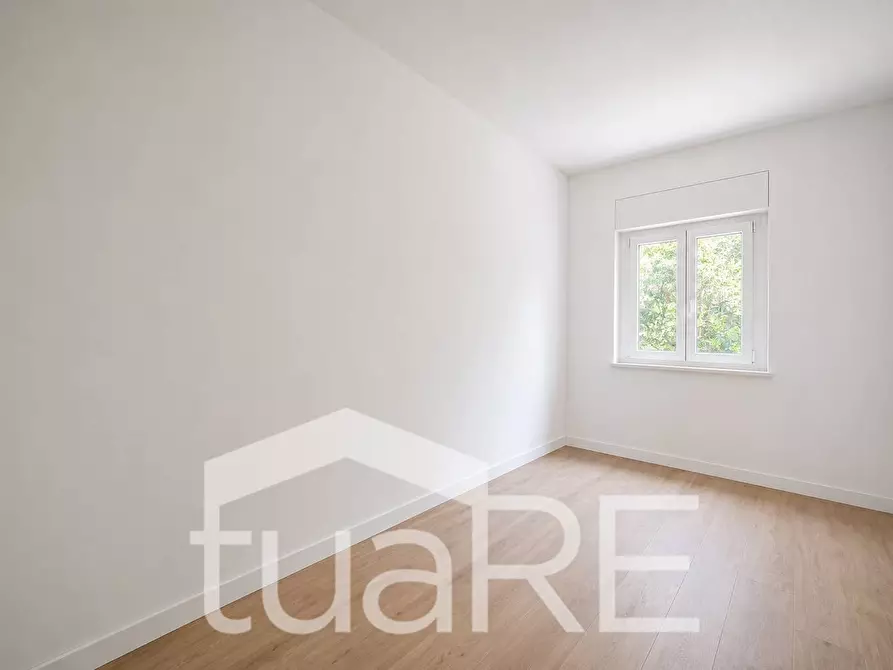 Immagine 14 di Appartamento in vendita  in Via Gradoli a Roma