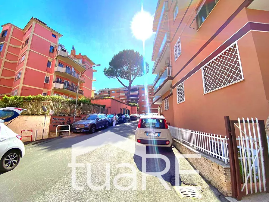 Immagine 8 di Magazzino in vendita  in Via Enrico Besta a Roma