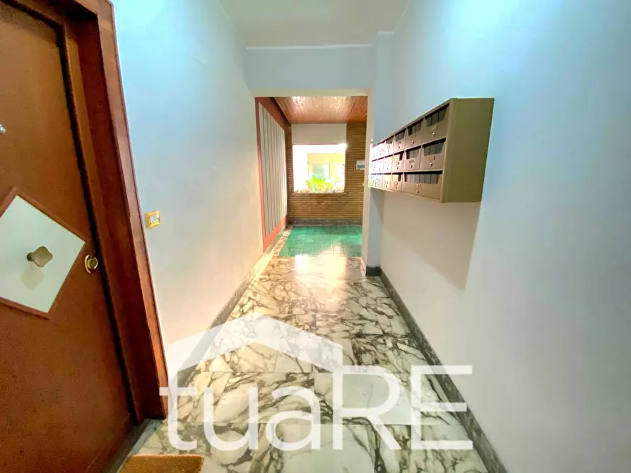 Immagine 17 di Magazzino in vendita  in Via Enrico Besta a Roma