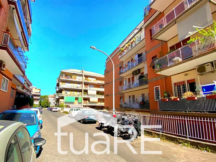 Immagine 18 di Magazzino in vendita  in Via Enrico Besta a Roma