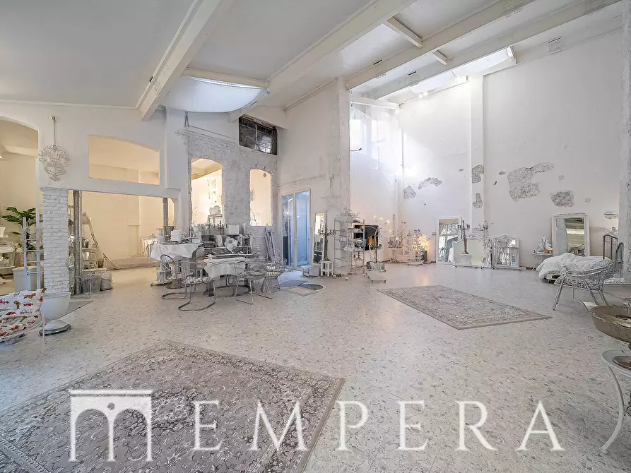 Immagine 7 di Palazzo in vendita  in Corso Ventidue Marzo a Milano