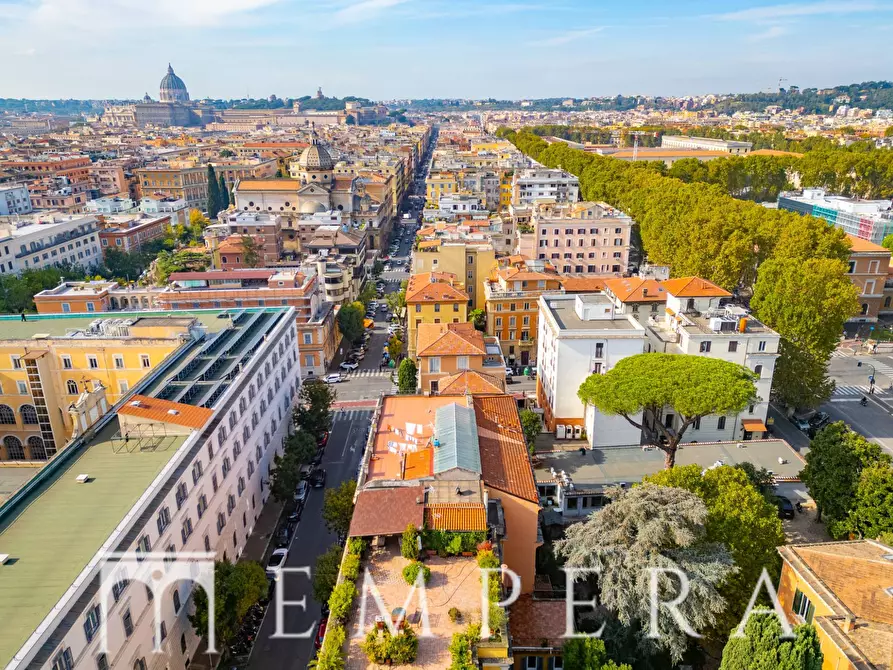 Immagine 4 di Appartamento in vendita  in Via Degli Scipioni a Roma