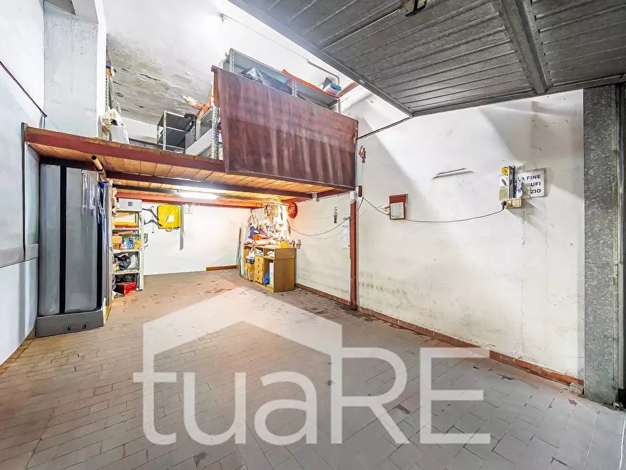 Immagine 2 di Box auto in vendita  in Via Di Vigna Corsetti a Roma