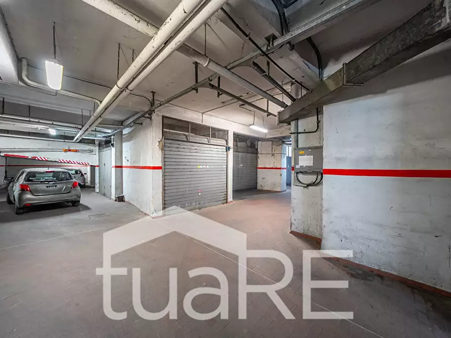 Immagine 10 di Box auto in vendita  in Via Di Vigna Corsetti a Roma