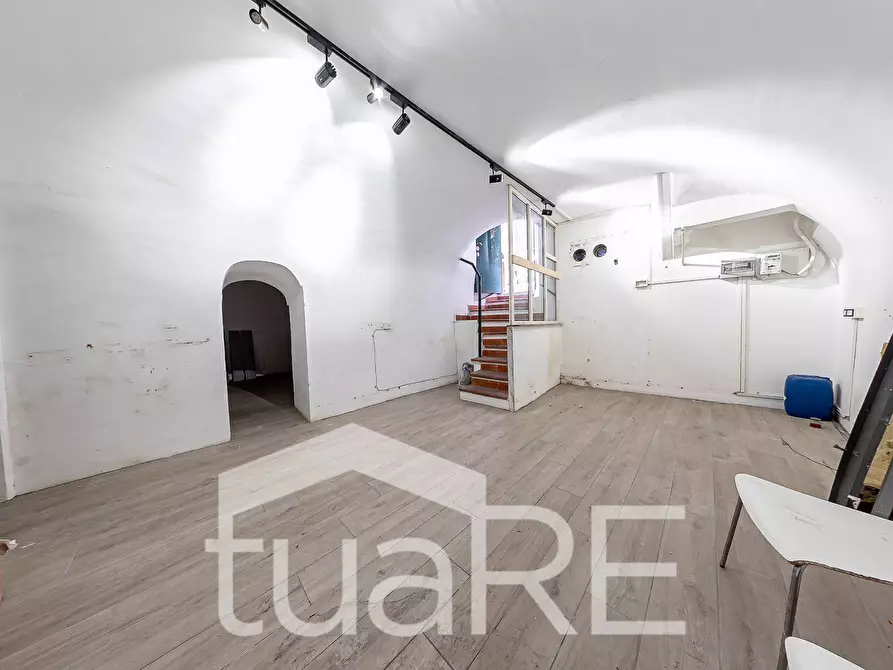 Immagine 3 di Negozio in vendita  in Via Della Purificazione a Roma