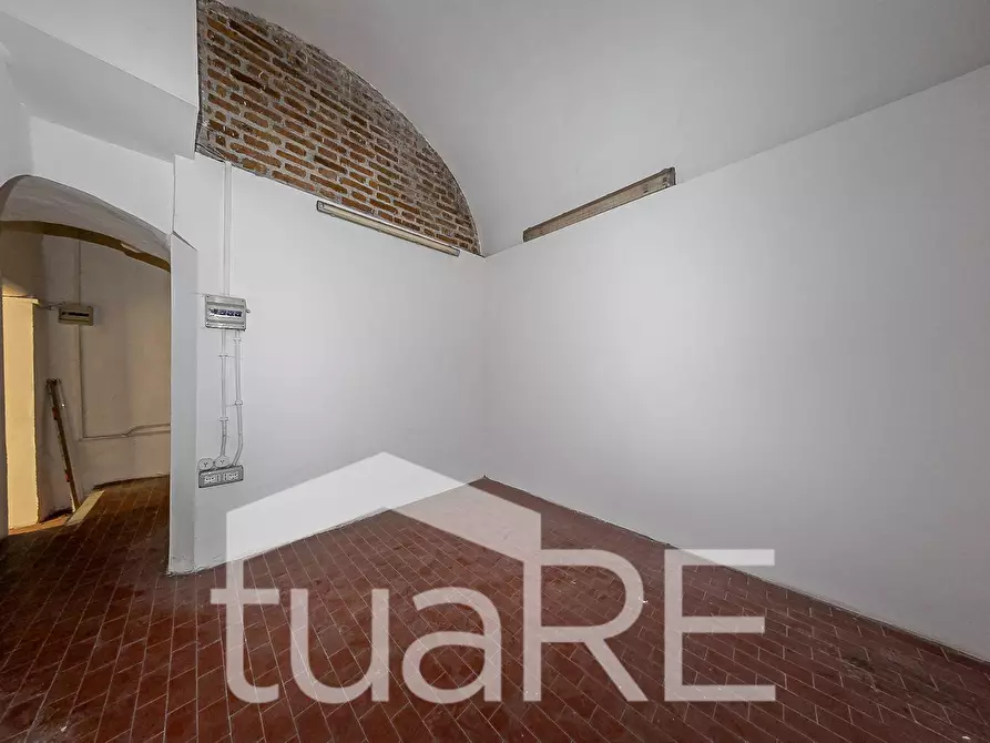 Immagine 9 di Negozio in vendita  in Via Della Purificazione a Roma