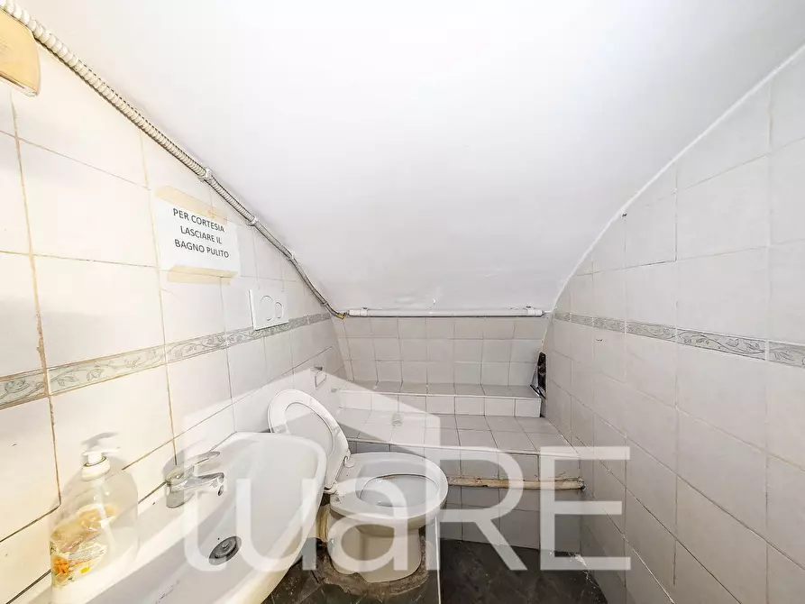 Immagine 13 di Negozio in vendita  in Via Della Purificazione a Roma