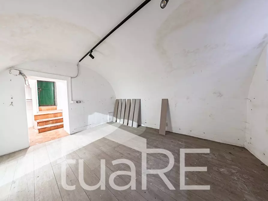 Immagine 16 di Negozio in vendita  in Via Della Purificazione a Roma