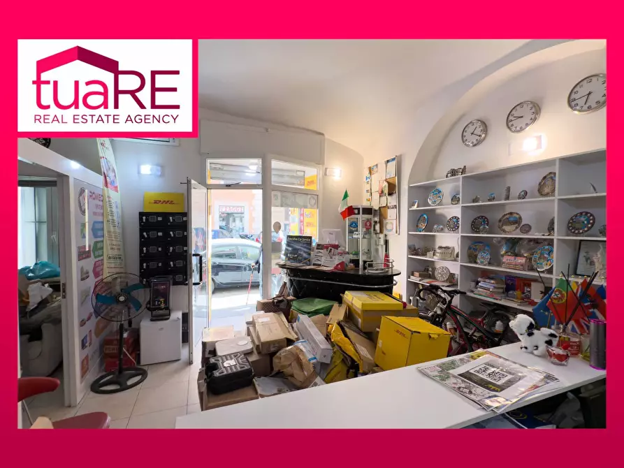 Immagine 1 di Negozio in vendita  in Via Ostia a Roma