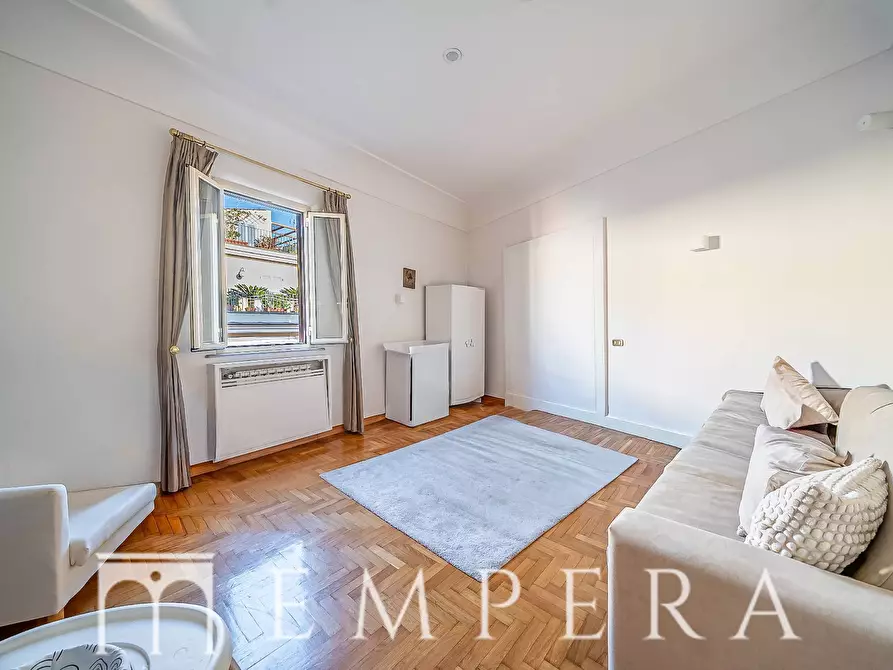 Immagine 13 di Attico in vendita  in Via Del Babuino a Roma