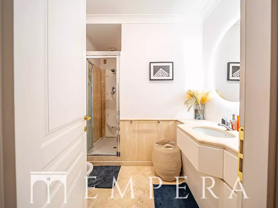 Immagine 27 di Attico in vendita  in Via Del Babuino a Roma