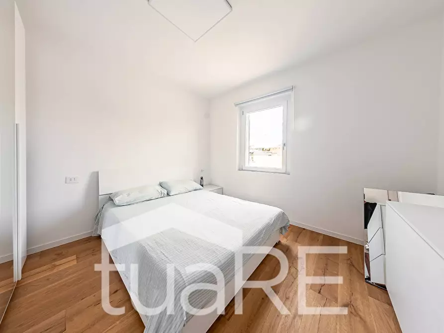 Immagine 7 di Attico in vendita  in Via Di Trasone a Roma