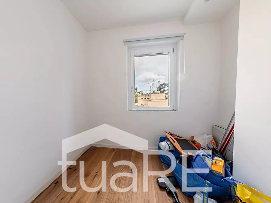 Immagine 10 di Attico in vendita  in Via Di Trasone a Roma