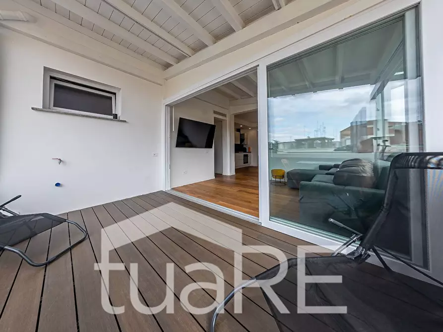 Immagine 18 di Attico in vendita  in Via Di Trasone a Roma