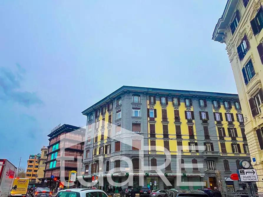 Immagine 6 di Negozio in vendita  in Piazza Fiume a Roma
