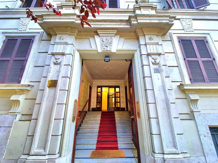 Immagine 2 di Appartamento in vendita  in Via Oslavia a Roma