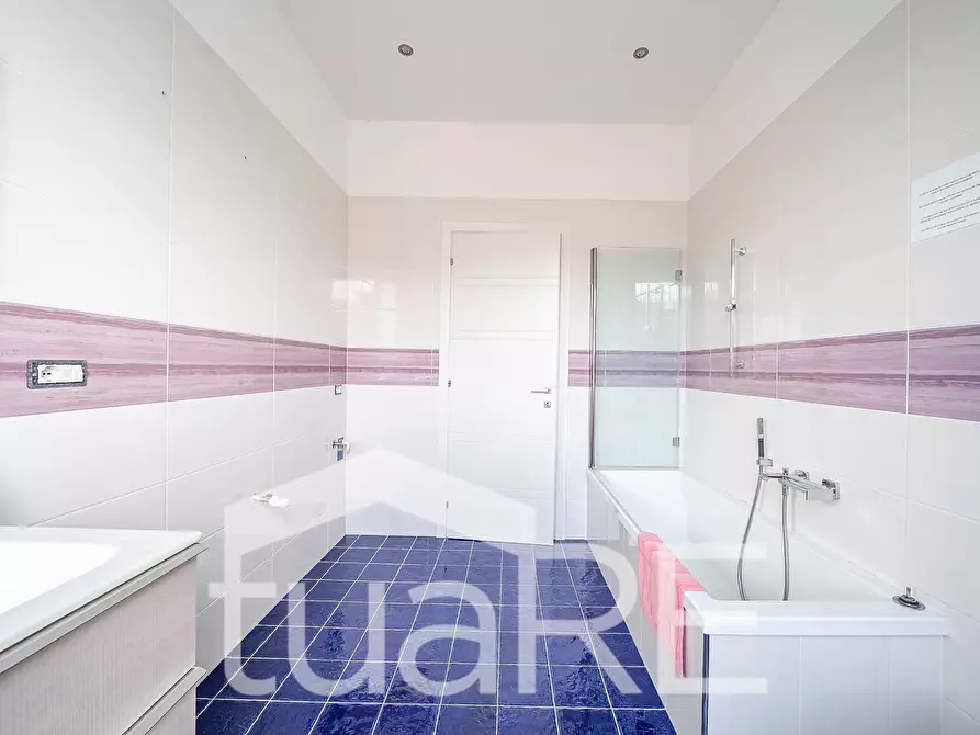 Immagine 15 di Attico in vendita  in Piazza Dei Giureconsulti a Roma