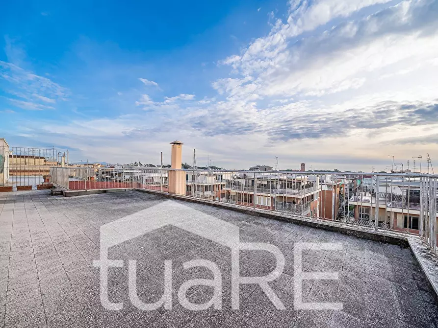 Immagine 23 di Attico in vendita  in Piazza Dei Giureconsulti a Roma