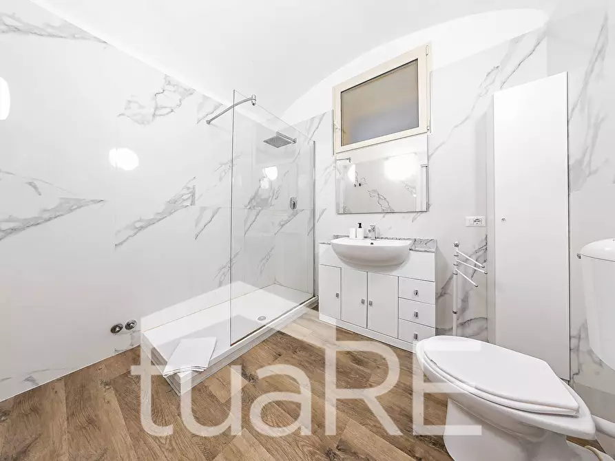 Immagine 9 di Appartamento in vendita  in Via Di San Giovanni In Laterano a Roma