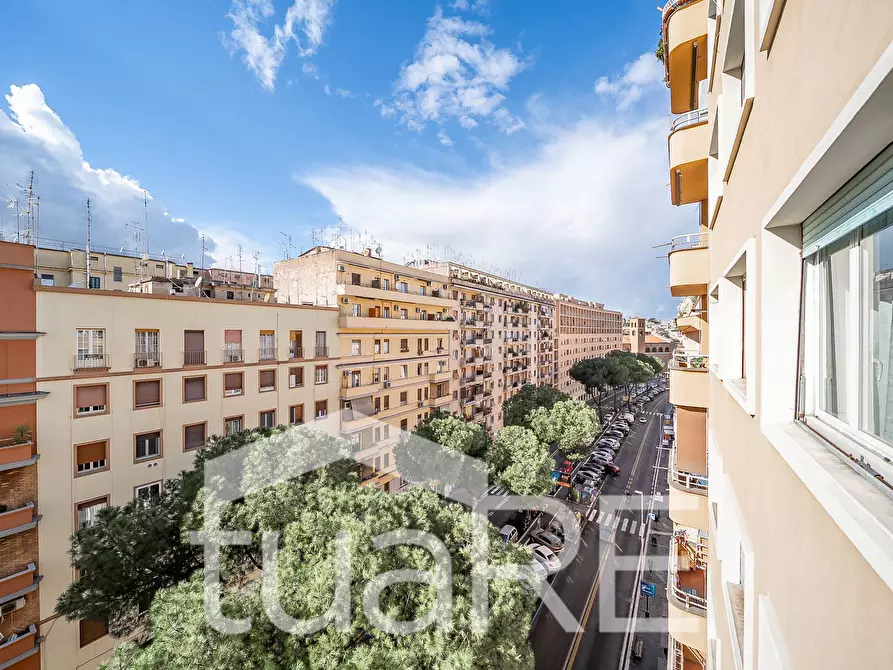 Immagine 16 di Attico in vendita  in Viale Eritrea a Roma