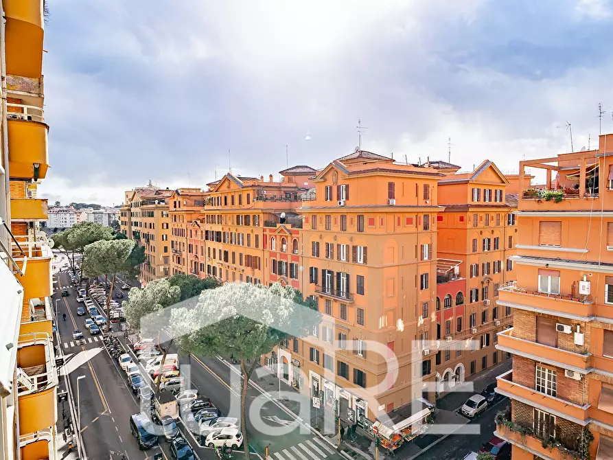 Immagine 19 di Attico in vendita  in Viale Eritrea a Roma