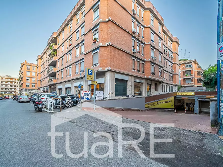 Immagine 5 di Magazzino in vendita  in Via Ludovico Micara a Roma