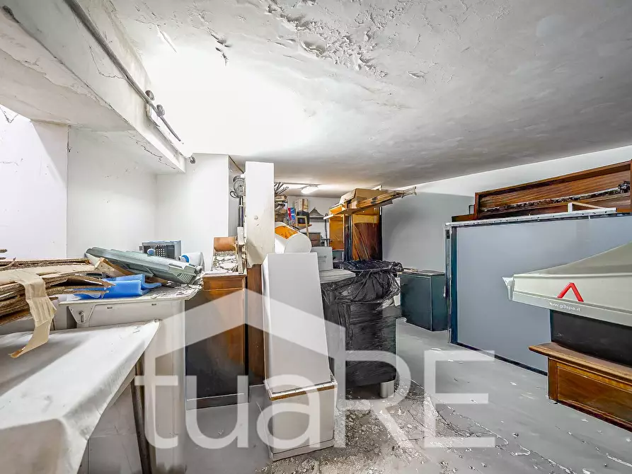 Immagine 22 di Magazzino in vendita  in Via Ludovico Micara a Roma