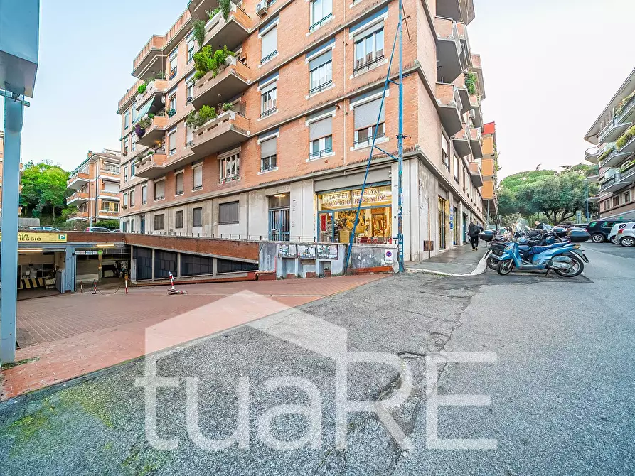 Immagine 25 di Magazzino in vendita  in Via Ludovico Micara a Roma